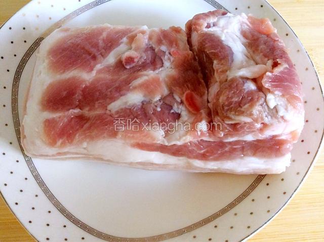 五花肉洗净