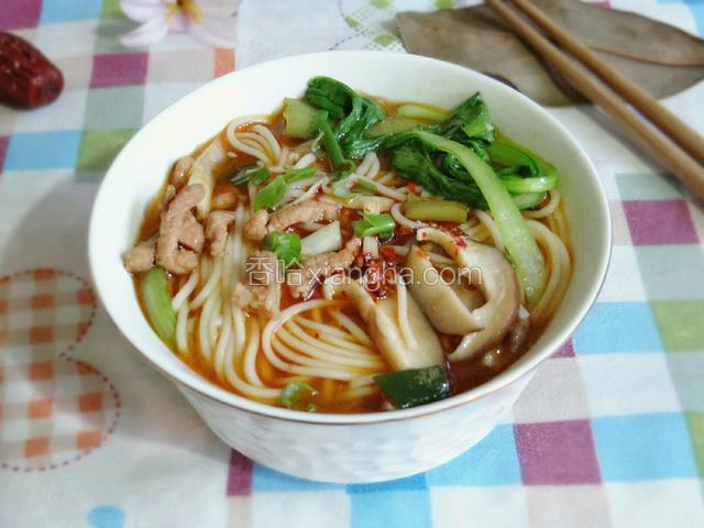 香菇肉丝面