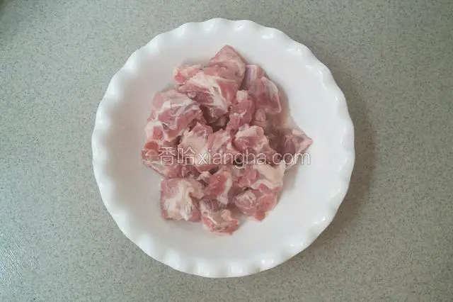 排骨剁块。