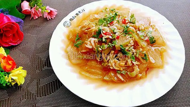 起锅装盘，少放点香菜末即可食用。