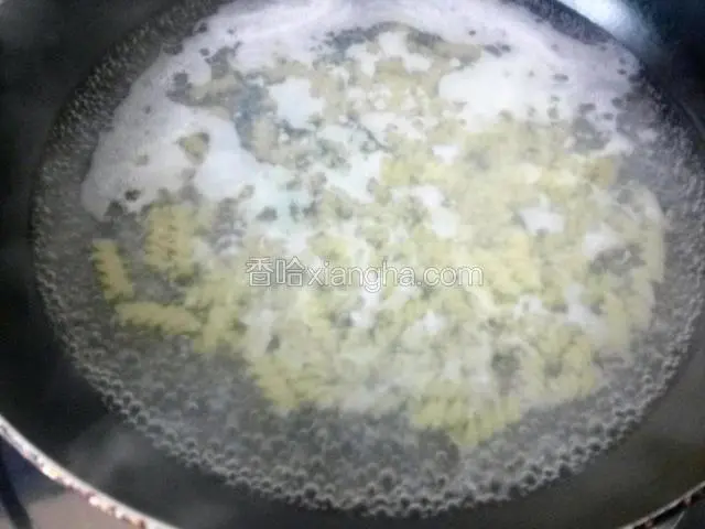 意大利面煮8到10分钟