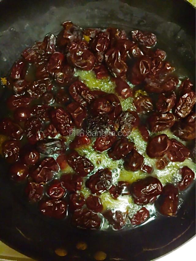 煮到40分钟的时候水只剩下1/3，继续煮