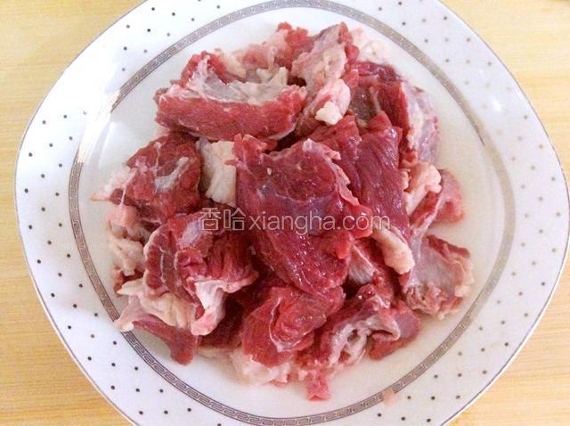 牛肉切大块