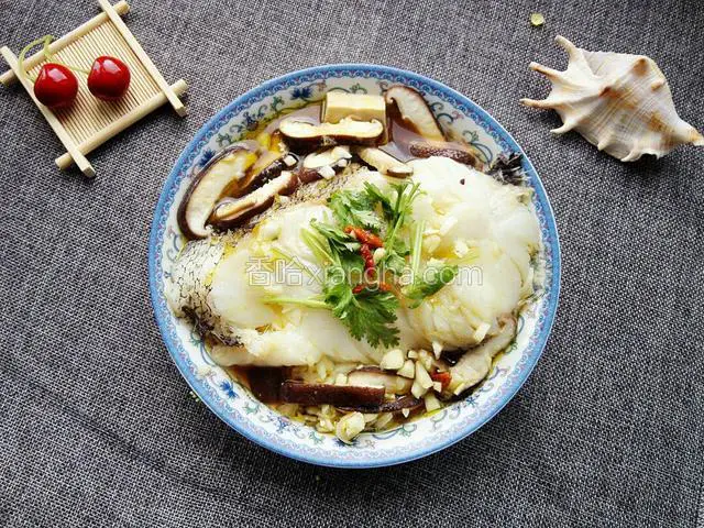 淋上热油即可