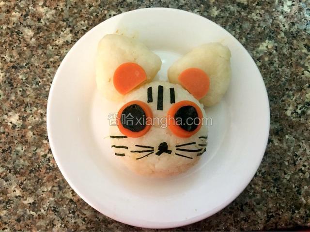 组合起来，一直大眼萌的小花猫可爱极啦