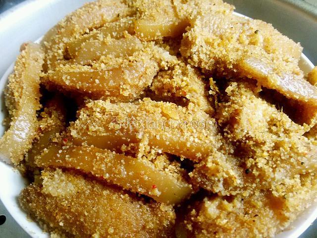 大火蒸一个锅就熟透了，再虚蒸一会儿。
