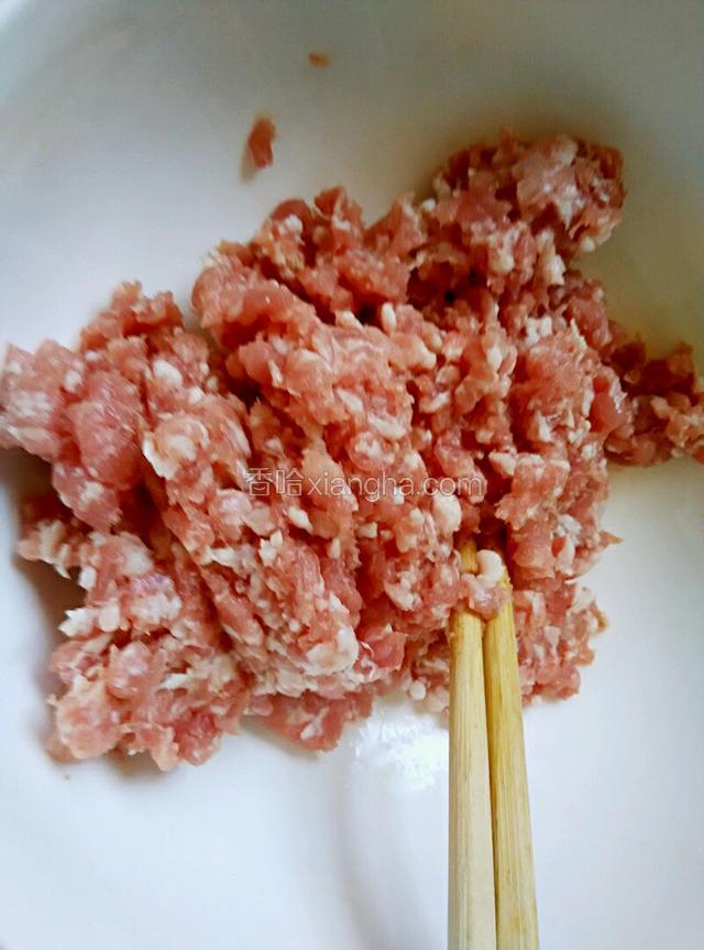 肉切成馅