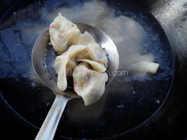 淡盐水中煮饺子