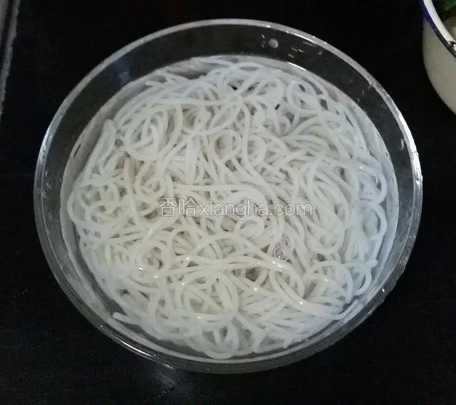 捞出过凉。