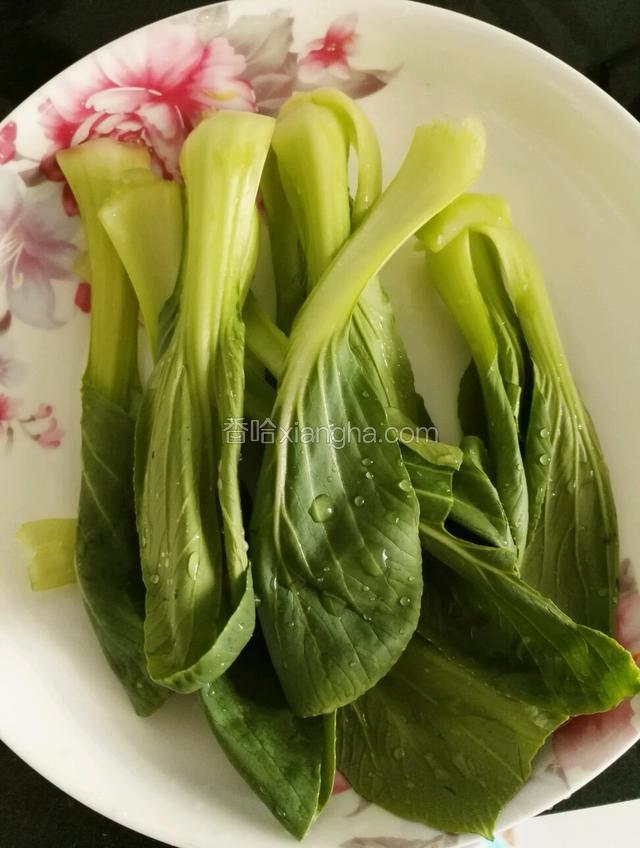 油菜洗净备用