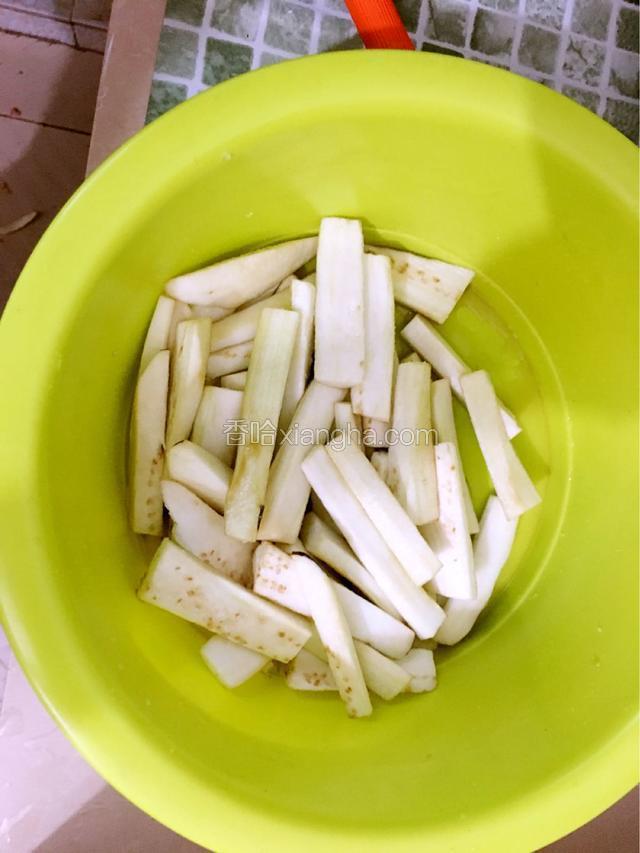 然后用盐腌一下