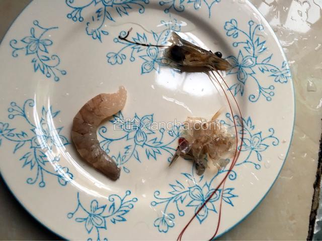 鲜虾去头去虾线剥壳