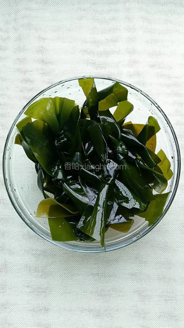 买回来的海带结清洗干净备用。