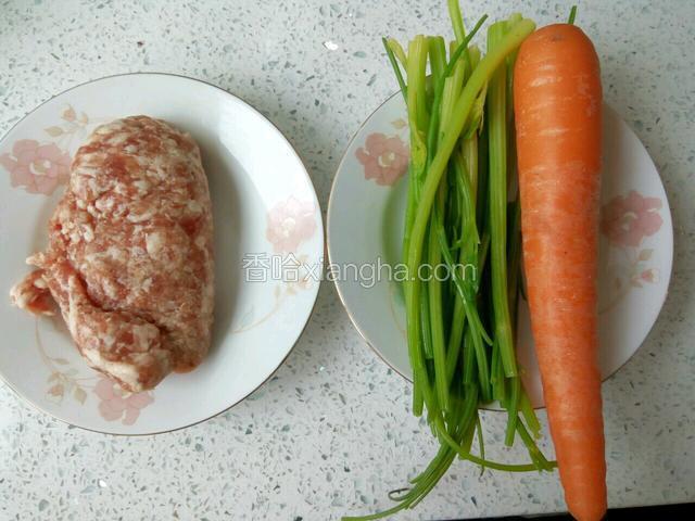 准备好馅料食材