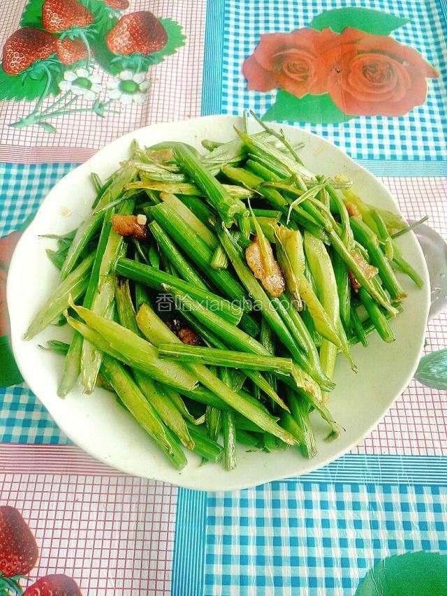 芹菜炒小酥肉片