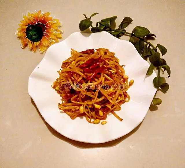 黄豆芽炒肉