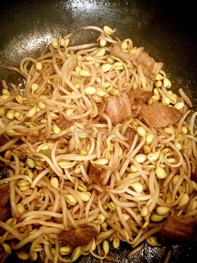 炒制一会放酱油
