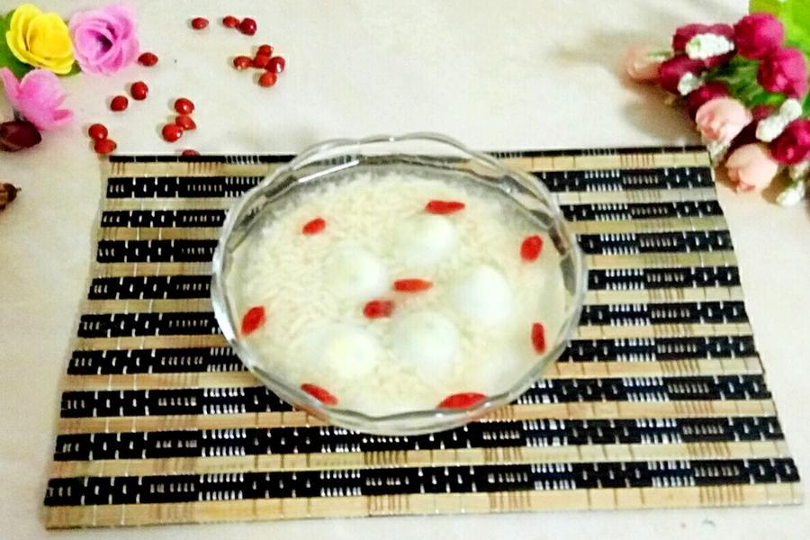 黄芪茯苓酒酿