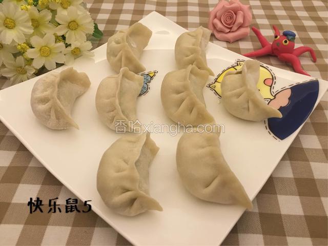 成品图。大饺子最适合蒸！