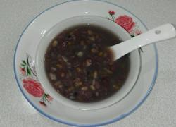 黑米红豆绿豆糯米粥