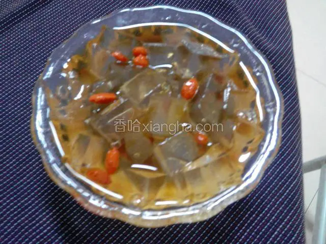淋入冷却后的红糖水