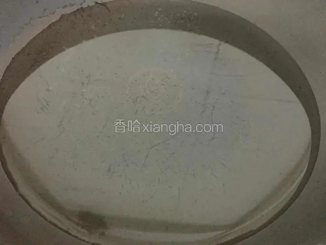 锅中注入适量的清水