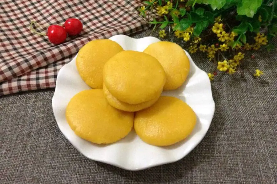 玉米面蒸饼