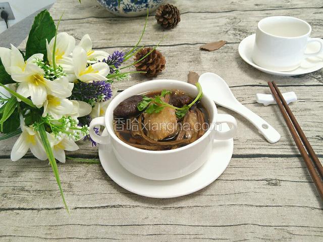 茶树菇煲水鸭汤