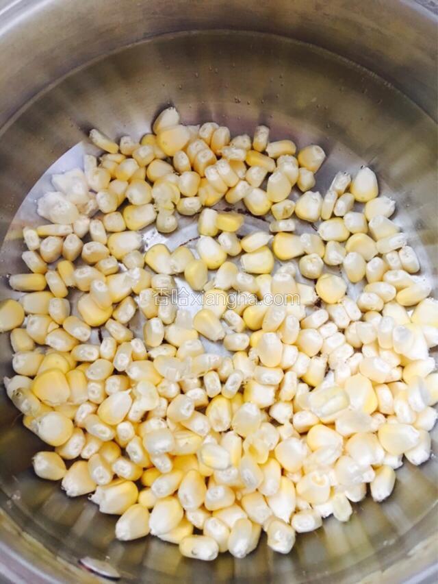 冷水下锅煮8分钟
