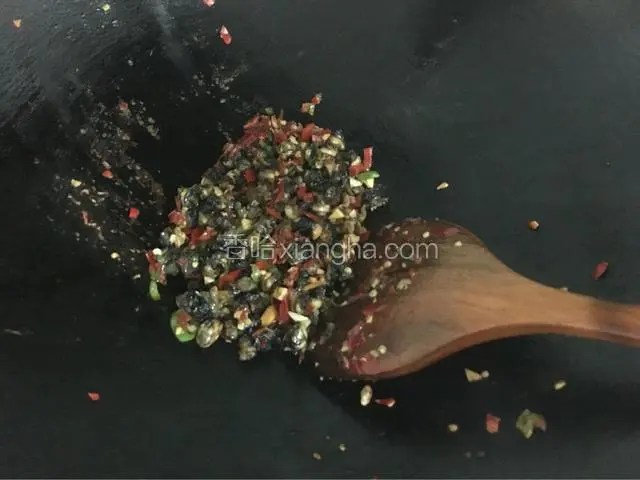 慢慢炒干水分