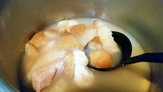 下盐调味，熄火