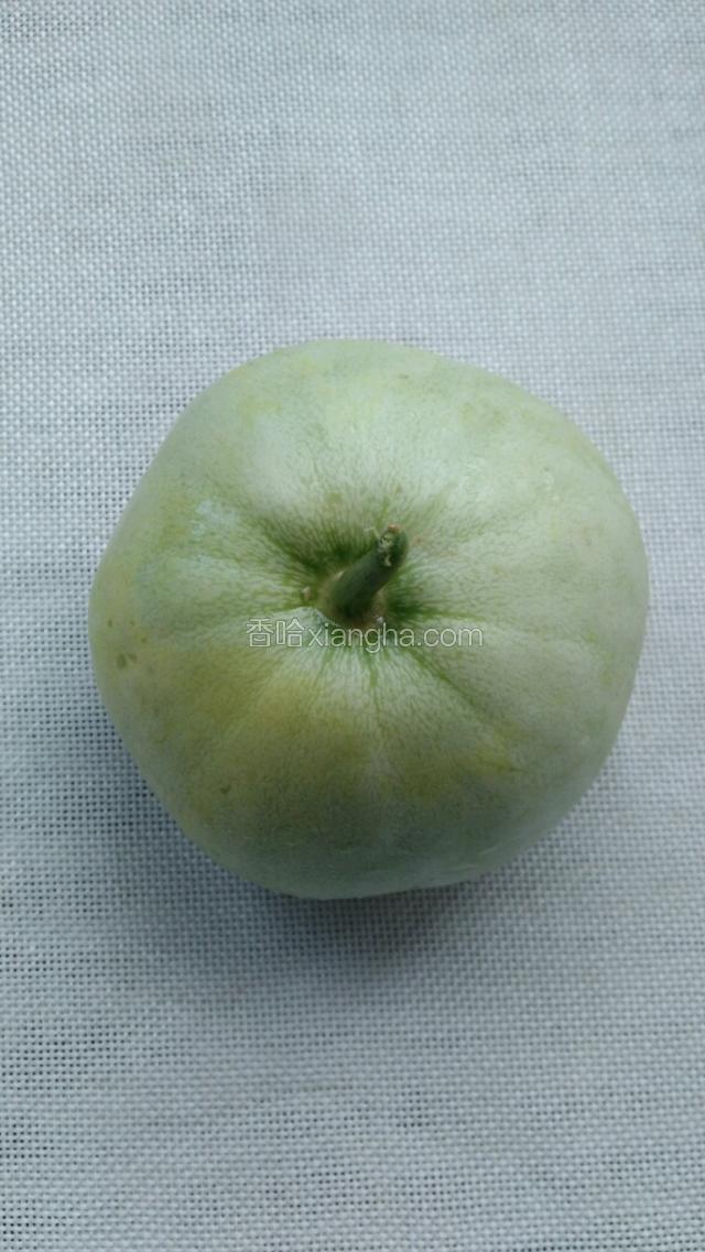 准备好一个香瓜。