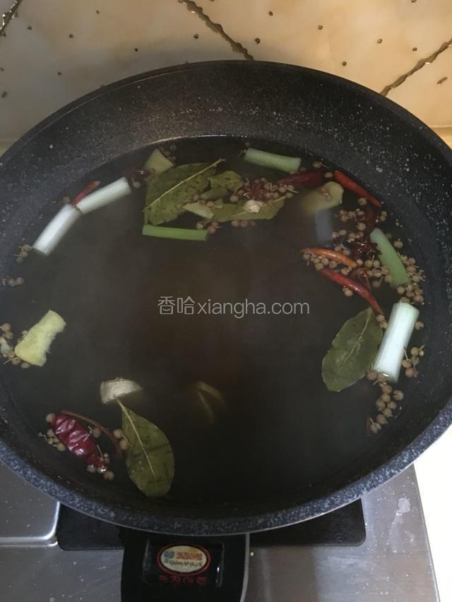 卤汁制作好了。