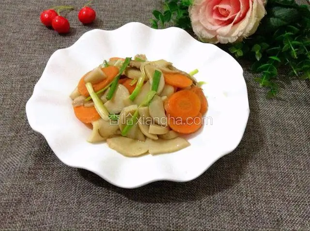 杏鲍菇炒胡萝卜