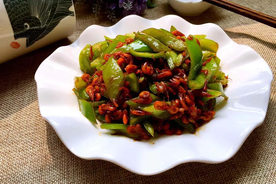 辣椒炒虾皮