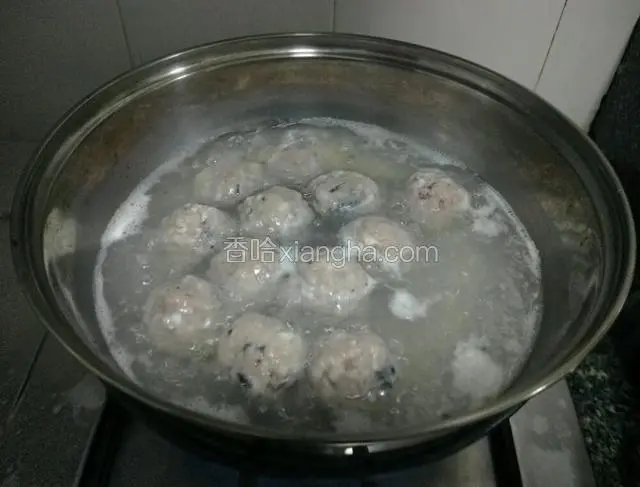 煮至沸腾，再煮十分钟即可