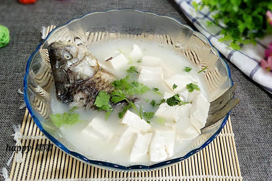 家常鲫鱼汤