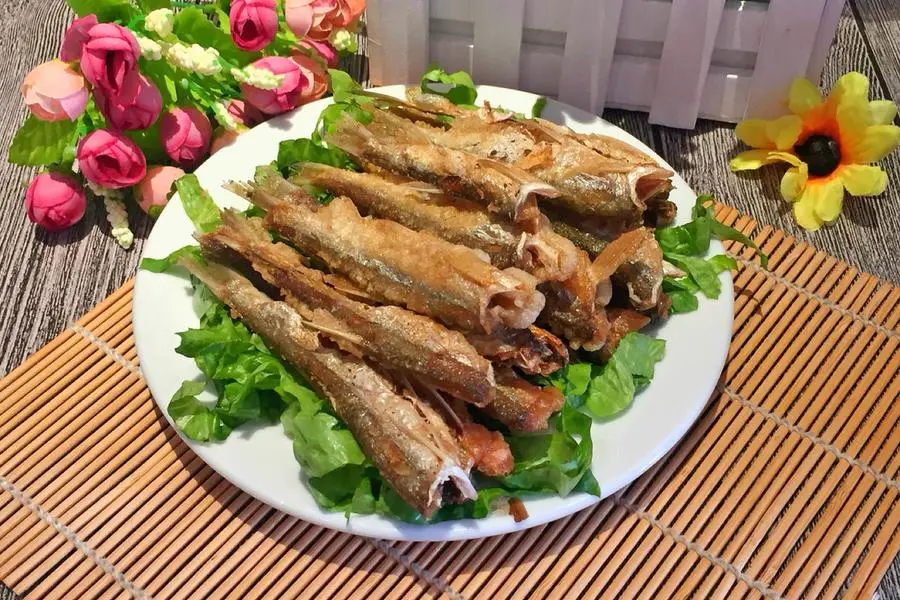 炸小沙丁鱼