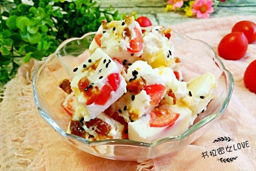 圣女果香蕉炒酸奶