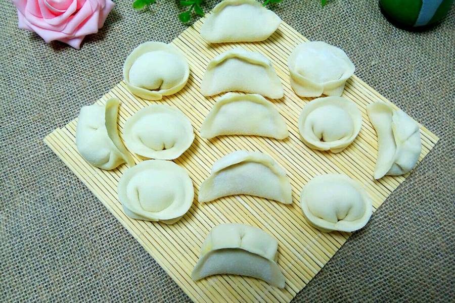 胡萝卜玉米肉饺子