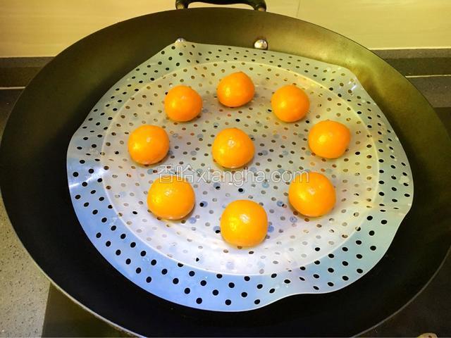 蒸熟以后颜色非常好看。