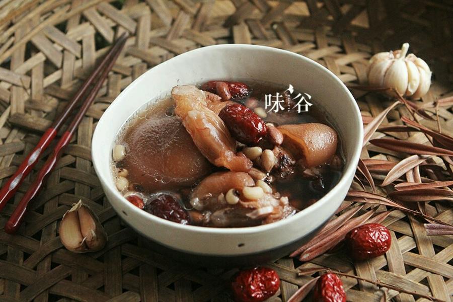 花生猪脚筋汤