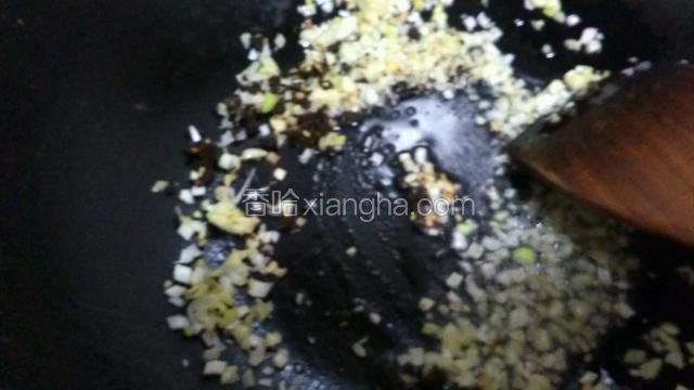 翻炒出香味