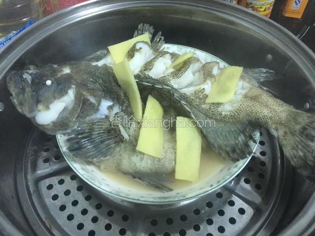 再焖上一分钟后开锅