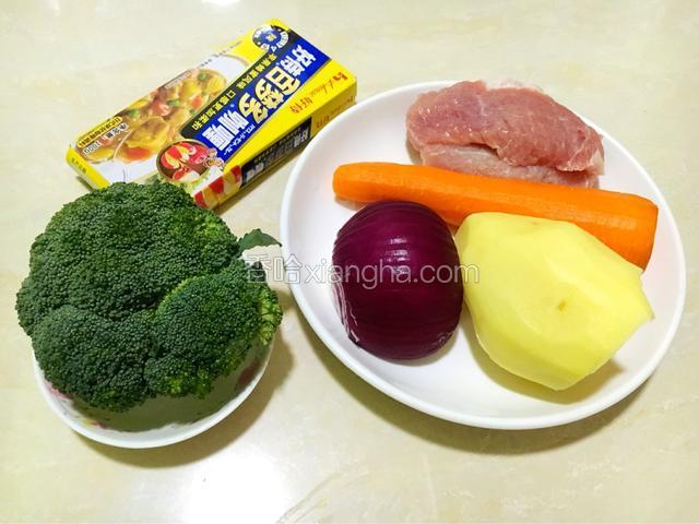 准备好所有食材。