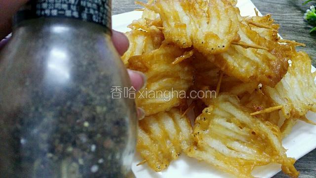 起锅 撒上黑椒