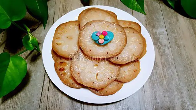 切片装盘，开吃！喜欢吃甜的可以滴上少许蜂蜜！