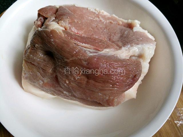 肥瘦肉洗净