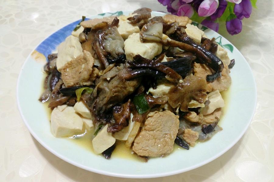 榛蘑炖豆腐