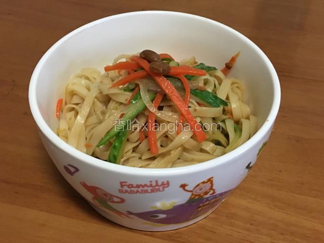 好吃的黄豆酱拌面。